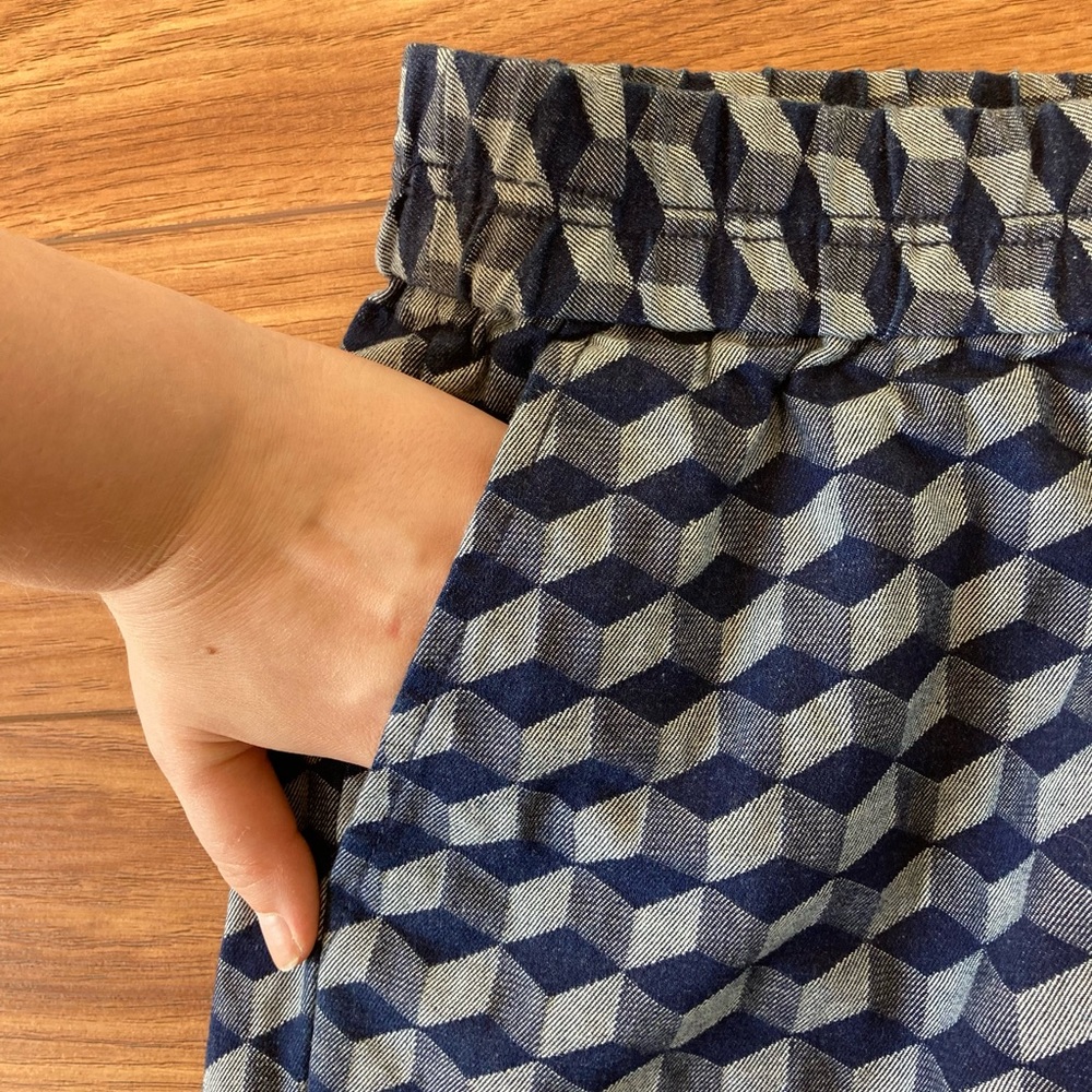 J. Crew Navy Geometric Pattern Shorts Size 8 - Picture 8 of 8